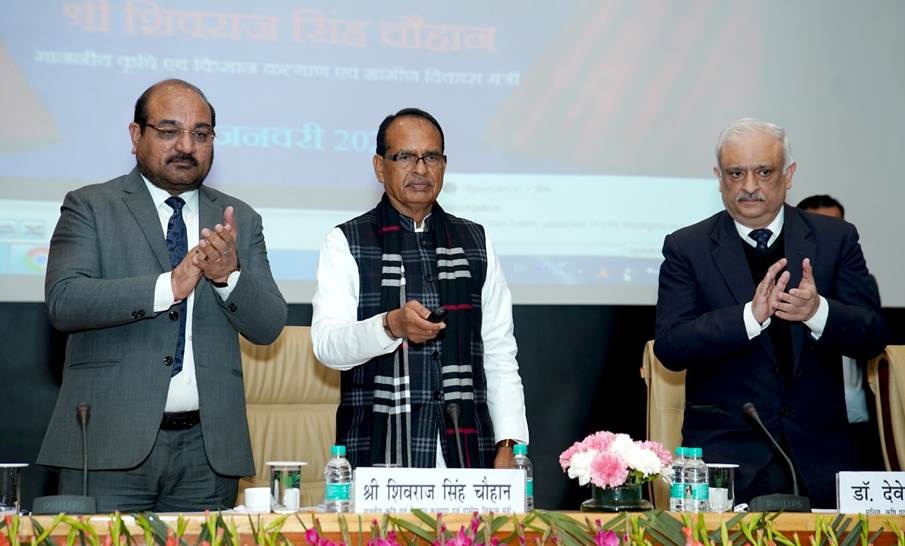 श्री शिवराज सिंह चौहान ने आईसीएआर द्वारा विकसित 25 फसलों की 184 नई किस्में राष्ट्र को किया समर्पित