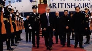 Keir Starmer China visit: आठ साल बाद चीन पहुंचे ब्रिटिश प्रधानमंत्री, कई समझौतों पर हस्ताक्षर की उम्मीद