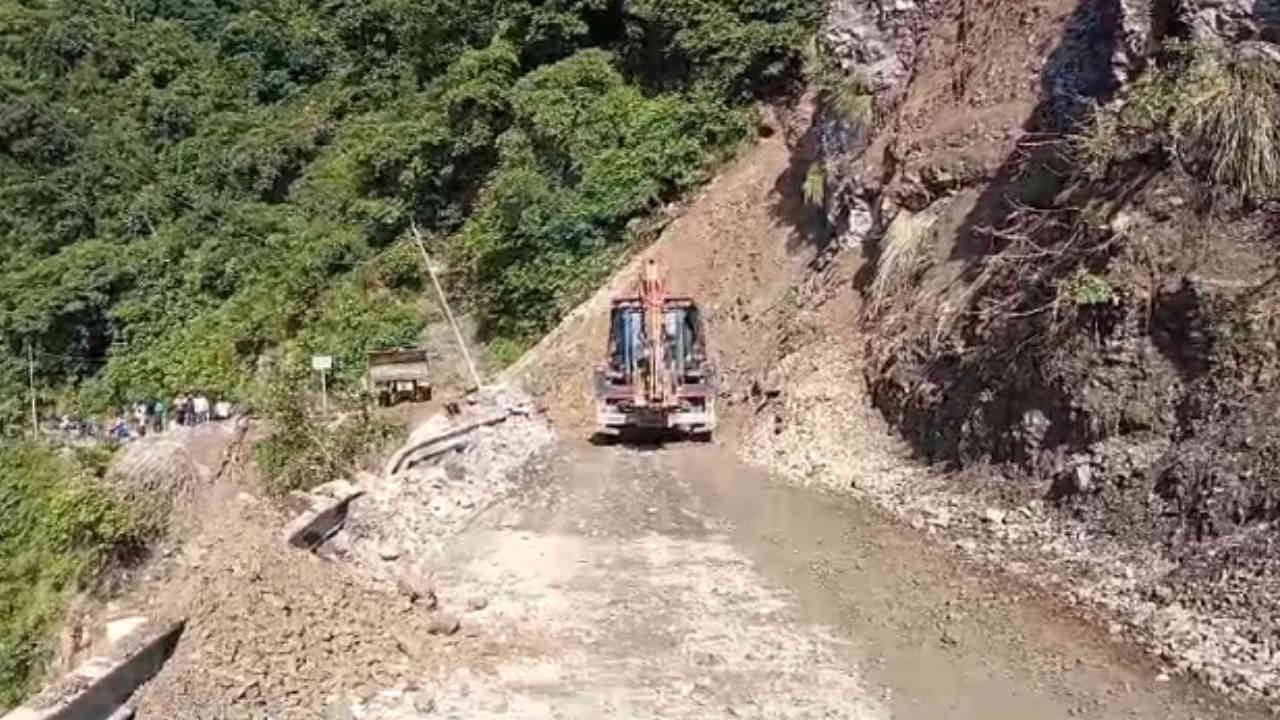 उत्तराखंड: मानसून की हो चुकी विदाई, फिर भी प्रदेश में आठ मार्ग बंद, पिथौरागढ़ में सबसे ज्यादा सड़कें प्रभावित